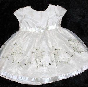 NEW BEAUTIFUL FORMAL/FLOWERGIRL DRESS
